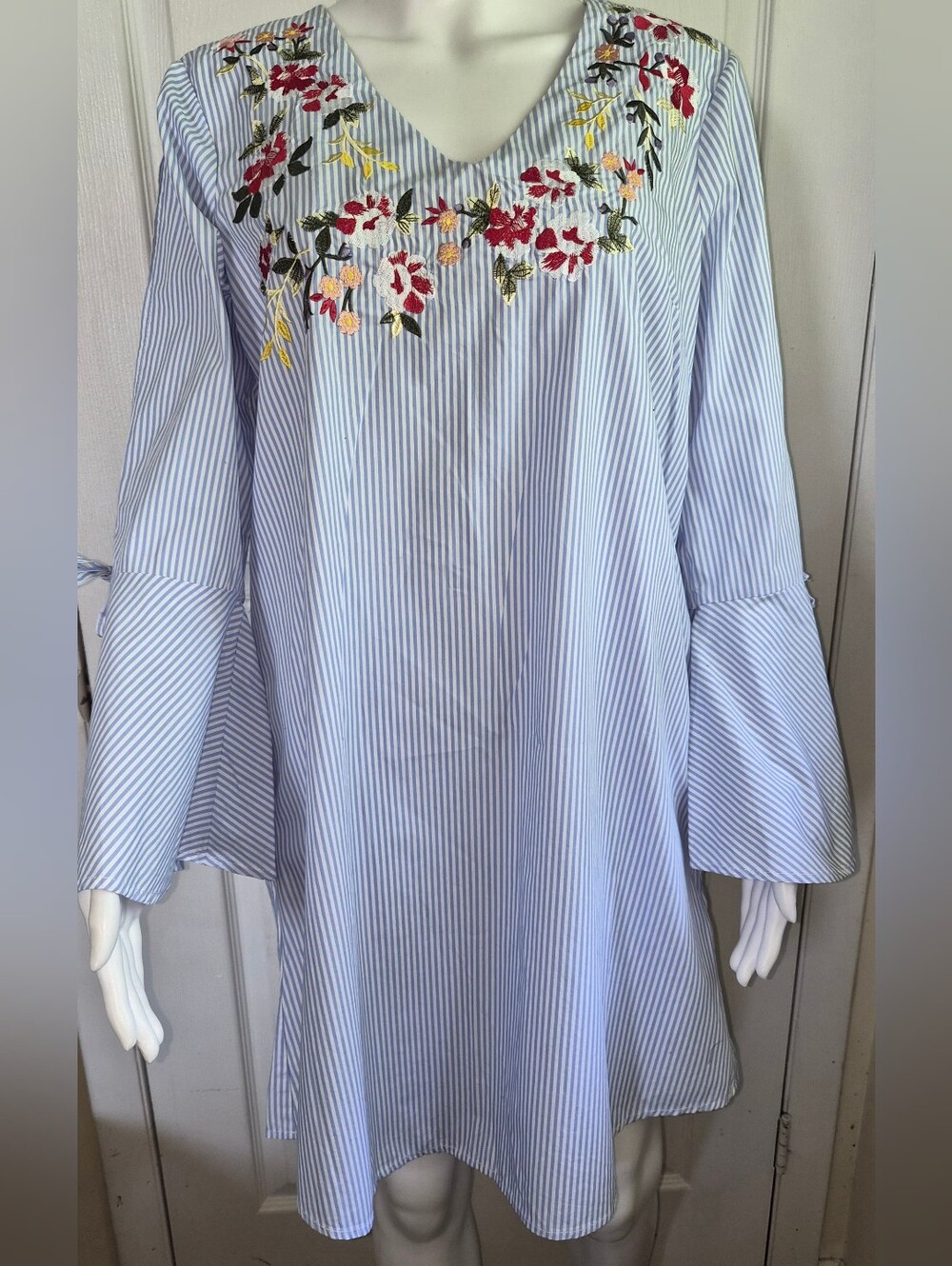 Spenser Jeremy Blue White Striped Floral Embroidered Dress WITH POCKETS
